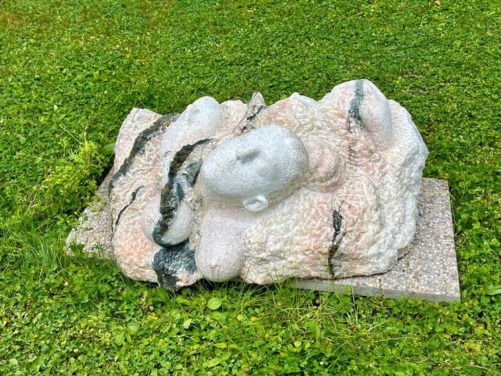 Skulpturengarten im Schloss Fischau, 2024 - Destan Gashi